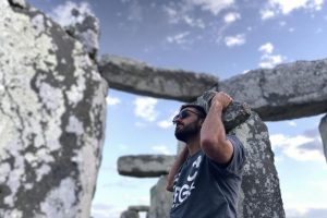 Man carrying stones to Stonehenge in run for Julia's House hospice raises funds