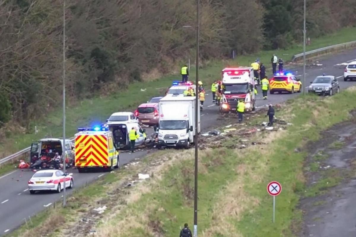 A303 shuts near Salisbury due to serious collision