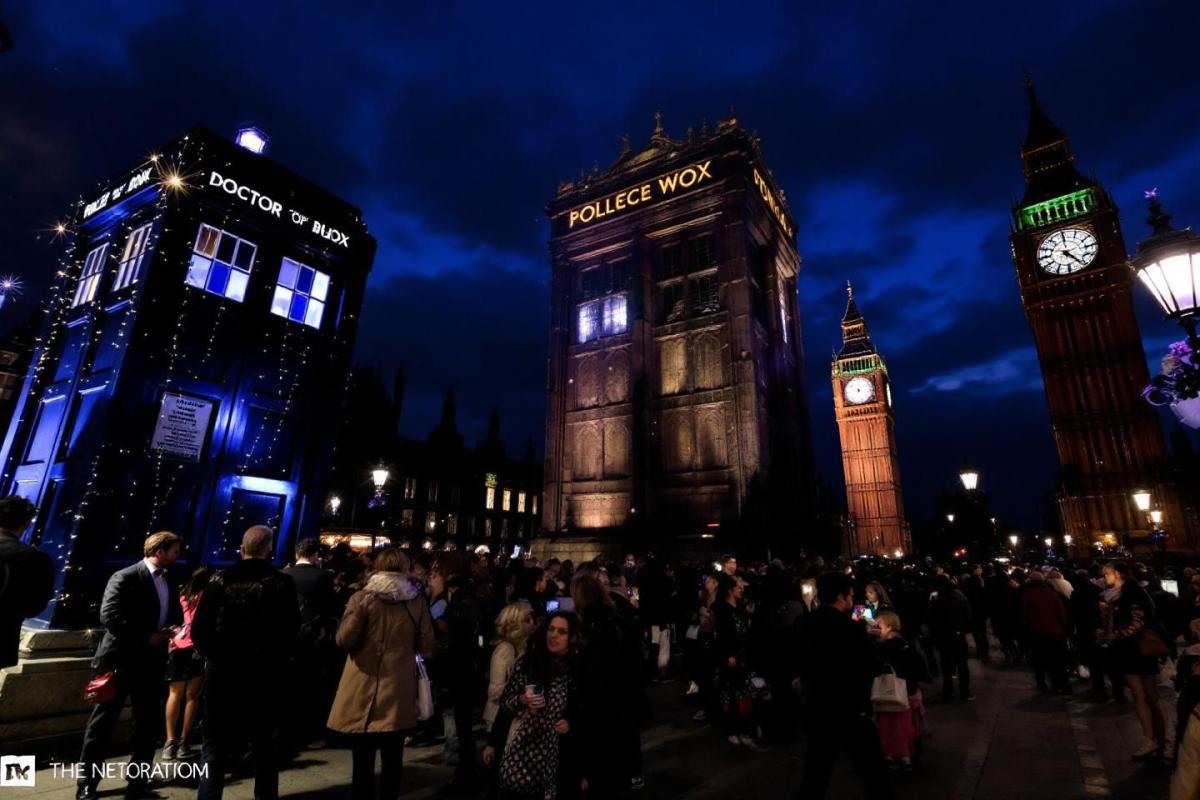 Tardis appears at British landmark for Doctor Who Day celebration