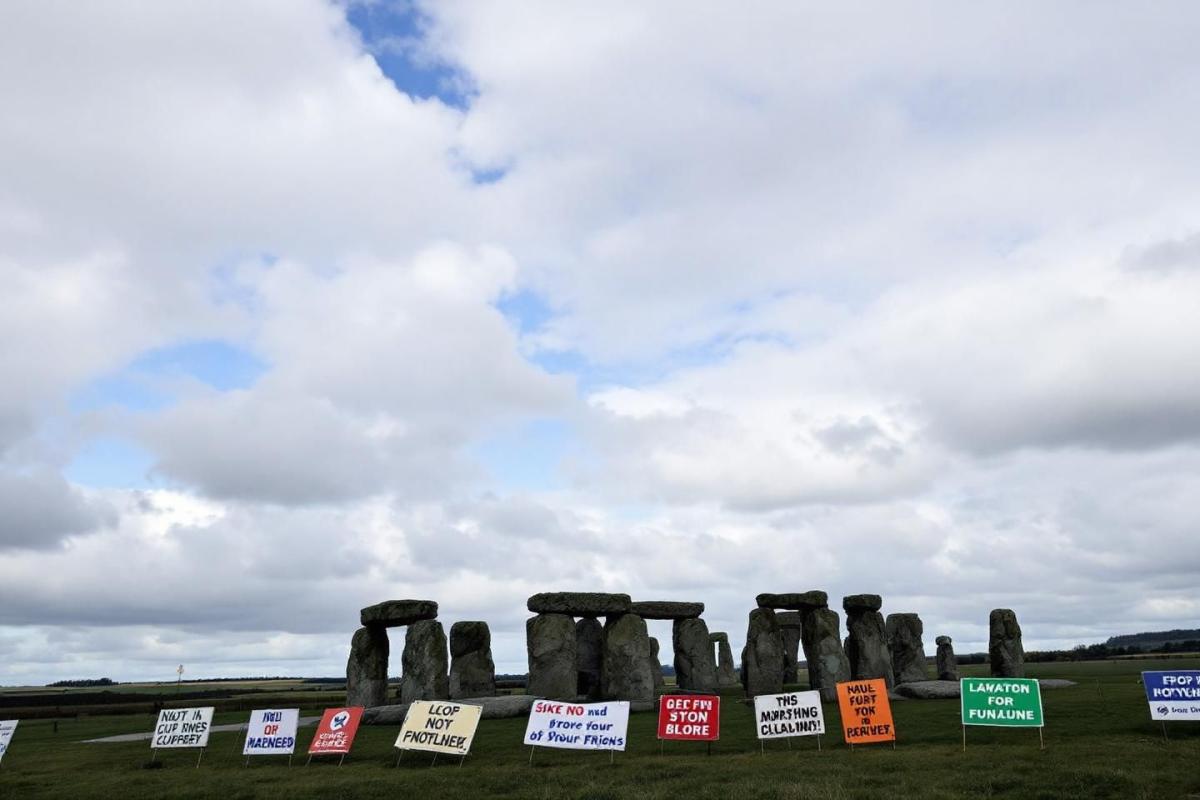Why is the Stonehenge tunnel still an issue in 2025 ?